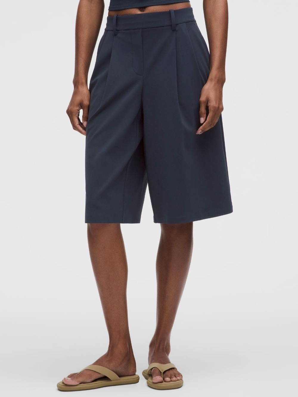 Lululemon Daydrift Low-Rise Relaxed-Fit Pleated Short 14" True Navy Sz M NWT